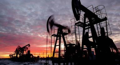 Petrol yavaşlama endişesiyle düşüşte