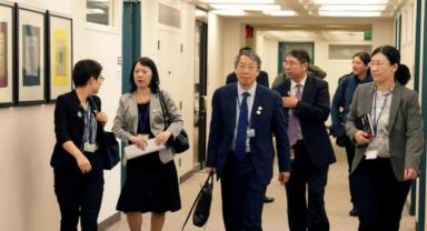 Powell Çinli mevkidaşı Yi Gang ile görüştü