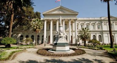 Şili, haftalık çalışma süresini 45'ten 40 saate düşürüyor