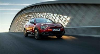 Citroen e-C4 ve e-C4 X'te ikinci döneme geçiliyor