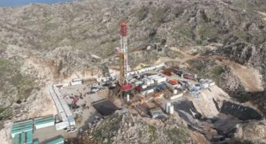 Gabar Dağı'ndaki petrol sahasında açılan artezyen kuyusundan petrol çıktı