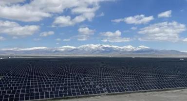 Güneş enerjisi yatırımları bu yıl ilk kez petrol üretimi harcamalarını geride bırakacak