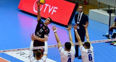 Halkbank, milli voleybolcusu Yiğit Gülmezoğlu ile yollarını ayırdı