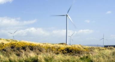 İklim değişikliğiyle mücadele için temiz enerji kurulumlarının artırılması gerekiyor