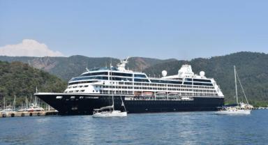 Marmaris'e lüks kruvaziyerle 460 turist geldi