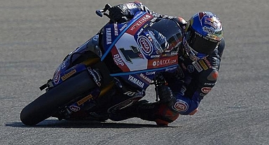 Milli motosikletçi Toprak Razgatlıoğlu, İtalya'da 3. oldu