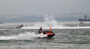 Türkiye Su Jeti ve Flyboard Şampiyonası, Kocaeli'nin ev sahipliğinde başladı
