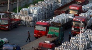 Çin, 30 milyondan fazla eski model kamyonu trafikten çekti