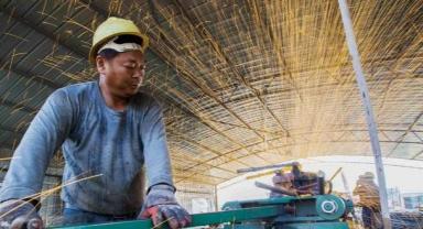 Çin'de hizmet sektörü PMI geriledi