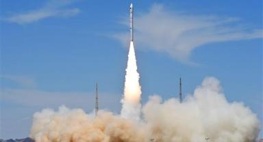 Çin iki uydu taşıyan Ceres-1 füzesini uzaya gönderdi