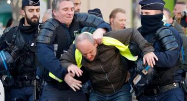 Fransa'daki protestoların 6. gecesinde 157 kişi gözaltına alındı