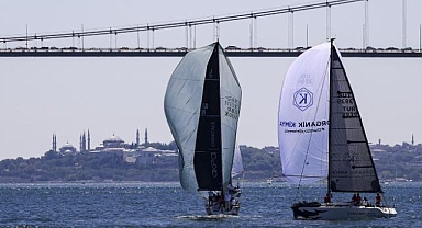 Kabotaj Bayramı'nda yelkenliler İstanbul Boğazı'nda yarıştı