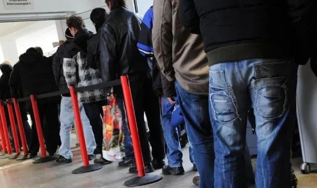 Almanya'da işsizlik ağustosta beklenenden fazla arttı
