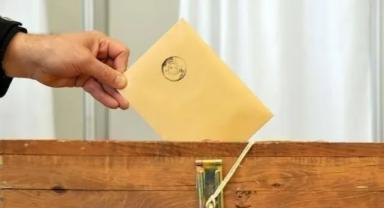 Arjantin'de ön seçimlerin galibi aşırı sağcı Milei oldu