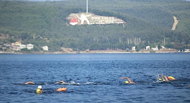 Büyük Zafer'in 101. yıl dönümü Vatan Caddesi'nde resmigeçitle kutlandı