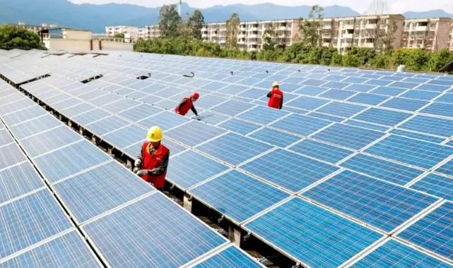 Çin, yılın ilk yedi ayı zarfında, yeni oluşturulan temiz enerji kurulu kapasitesinde düzenli bir artış kaydetti.