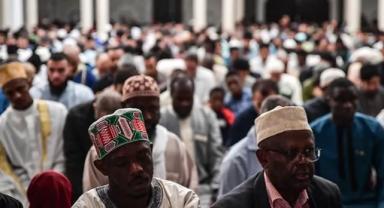 Fransa'daki Müslüman karşıtlığı sanata ve edebiyata da yansıyor