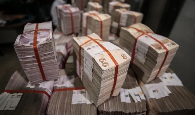 Hazine 4 yıl vadeli TLREF tahvilde 14,9 milyar TL borçlandı