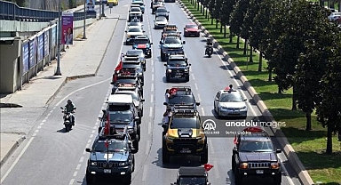 İstanbul'da klasik otomobillerle 30 Ağustos Zafer Bayramı konvoyu