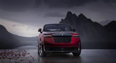 Rolls-Royce ilk Droptail otomobilini tanıttı