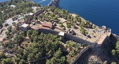 Alanya Kalesi'nde 5. yüzyıl ile ilişkilendirilen bazilika bulundu