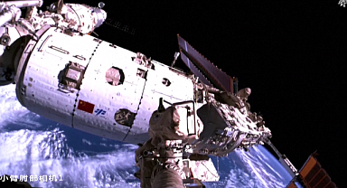 Çin'in Tiencou-5 kargo mekiği atmosfere kontrollü şekilde döndü