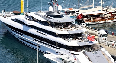 Fethiye'de lüks yat Polestar'a yakıt ikmali yapıldı