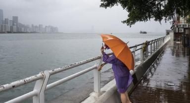 Hong Kong'da Saola Tayfunu nedeniyle borsa kapatıldı
