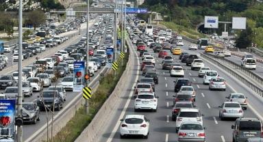 İstanbul'da haftanın ilk günü trafik yoğunluğu yaşanıyor