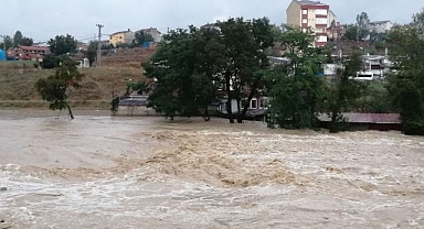 İstanbul Havalimanı yolunda kuvvetli yağış dolayısıyla toprak kayması oldu
