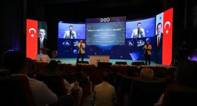 Selçuk Bayraktar İzmir'de öğrencilerle bir araya geldi