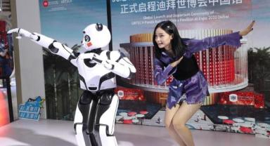 Ticaret Fuarı'na insansı robotlar ve sürücüsüz taksiler damga vurdu