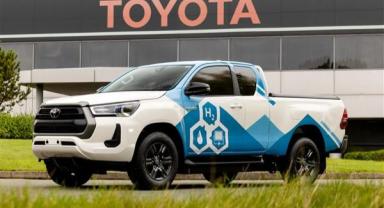 Toyota hidrojen yakıt hücreli Hilux Prototipini gösterdi