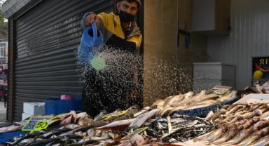 Trabzon'daki tezgahları hamsi, mezgit ve istavrit süslüyor