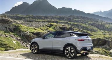 Yeni Megane E-Tech yüzde 100 elektrikli, Van’da tanıtıldı