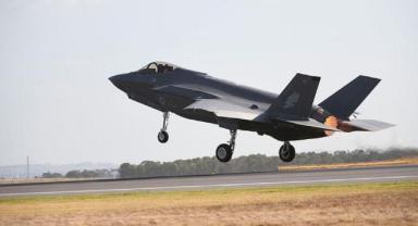 ABD'nin F-16 filosu Orta Doğu'ya ulaştı