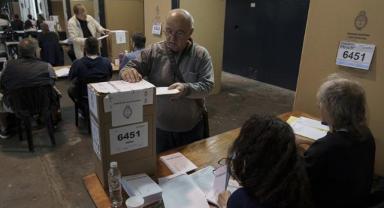 Arjantin'de yeni devlet başkanını ikinci tur seçimleri belirleyecek