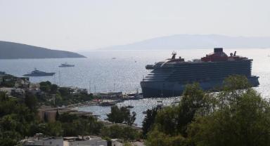 Bodrum kruvaziyerle gelen 2063 turisti ağırladı