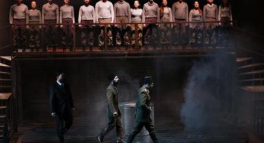 Devlet Tiyatrolarınca sahnelenen