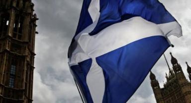 İskoçya'da 34 yıl önce çalınan tablo bulunarak müzeye iade edildi