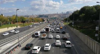 İstanbul'da haftanın ilk günü trafik yoğunluğu yaşanıyor
