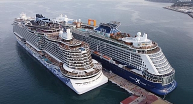 Kuşadası'na 3 kruvaziyer demirledi