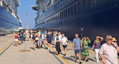 Kuşadası'nda kruvaziyer hareketliliği sürüyor