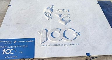 QTerminals Antalya, Cumhuriyet'in 100'üncü yılına özel denize anıt taşı indirdi