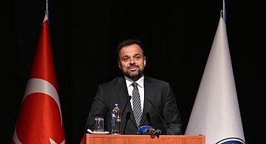 Turkcell Genel Müdürü Koç, üniversite öğrencilerine yapay zeka ve siber güvenliği anlattı: