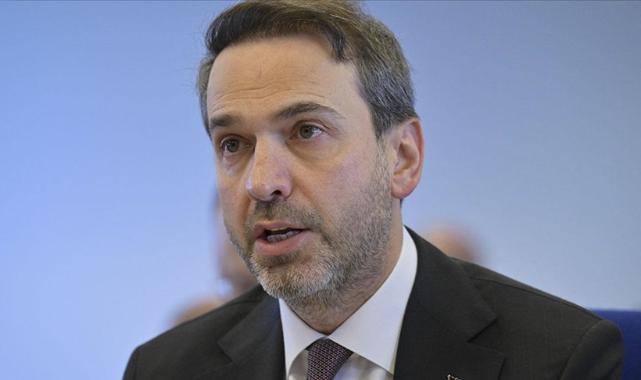 Enerji ve Tabii Kaynaklar Bakanı Bayraktar, Cezayir ile LNG ithalatı anlaşmasının 3 yıl daha uzatıldığını bildirdi: