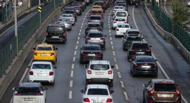 İstanbul'un bazı bölgelerinde trafik yoğunluğu yaşandı