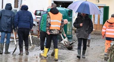 İtalya'da olumsuz hava koşulları nedeniyle 5 kişi öldü