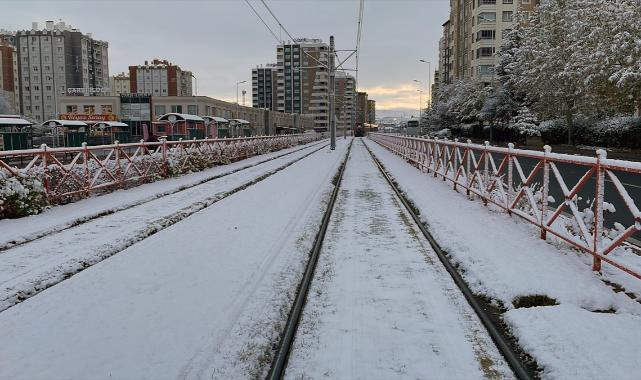 Kayseri ve Yozgat'ta kar yağışı etkili oluyor