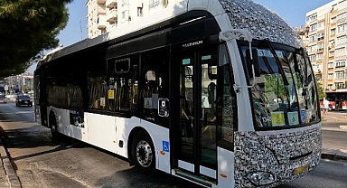 Latin Amerika için üretilen elektrikli Mercedes-Benz eO500U İzmir yollarında test edildi